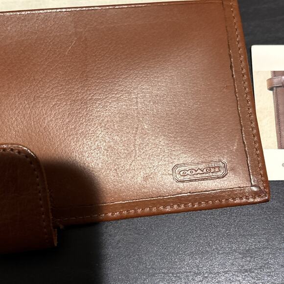 NEW IN BOX VINTAGE COACH CHECK BOOK CASE WITH TAB TAN FS4621 - Picture 9 of 13